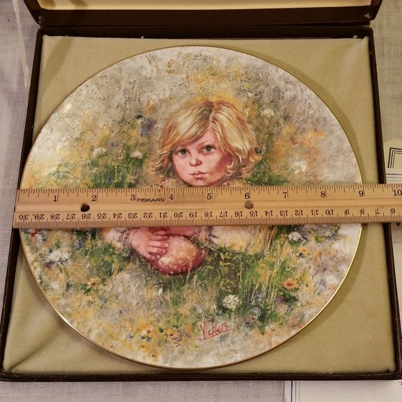 Wedgwood Bone China Plate "Innocence" Wedgwood - Picture 8 of 10